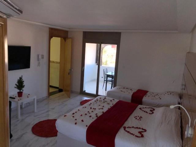 appart hotel puerto marino Al-Ḥoseyma Esterno foto