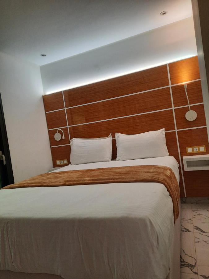 appart hotel puerto marino Al-Ḥoseyma Esterno foto