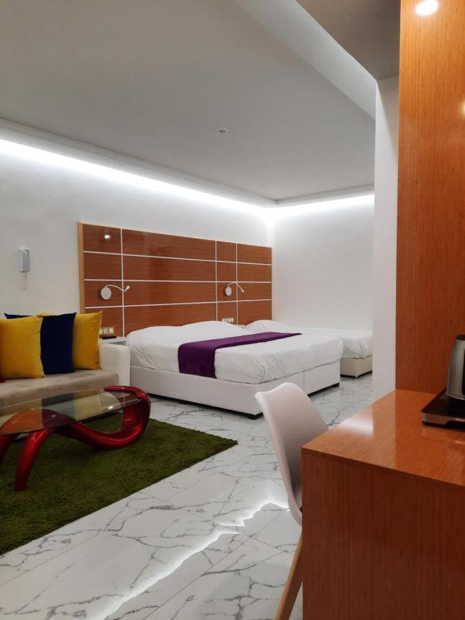 appart hotel puerto marino Al-Ḥoseyma Esterno foto