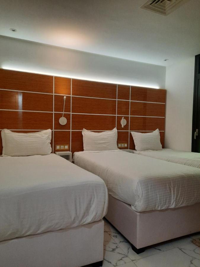 appart hotel puerto marino Al-Ḥoseyma Esterno foto
