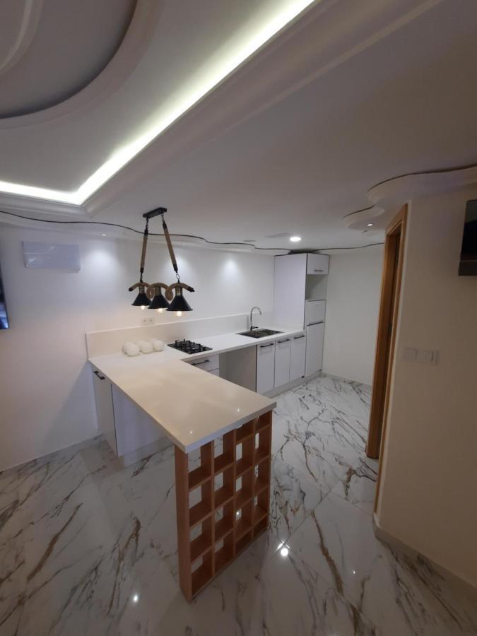 appart hotel puerto marino Al-Ḥoseyma Esterno foto