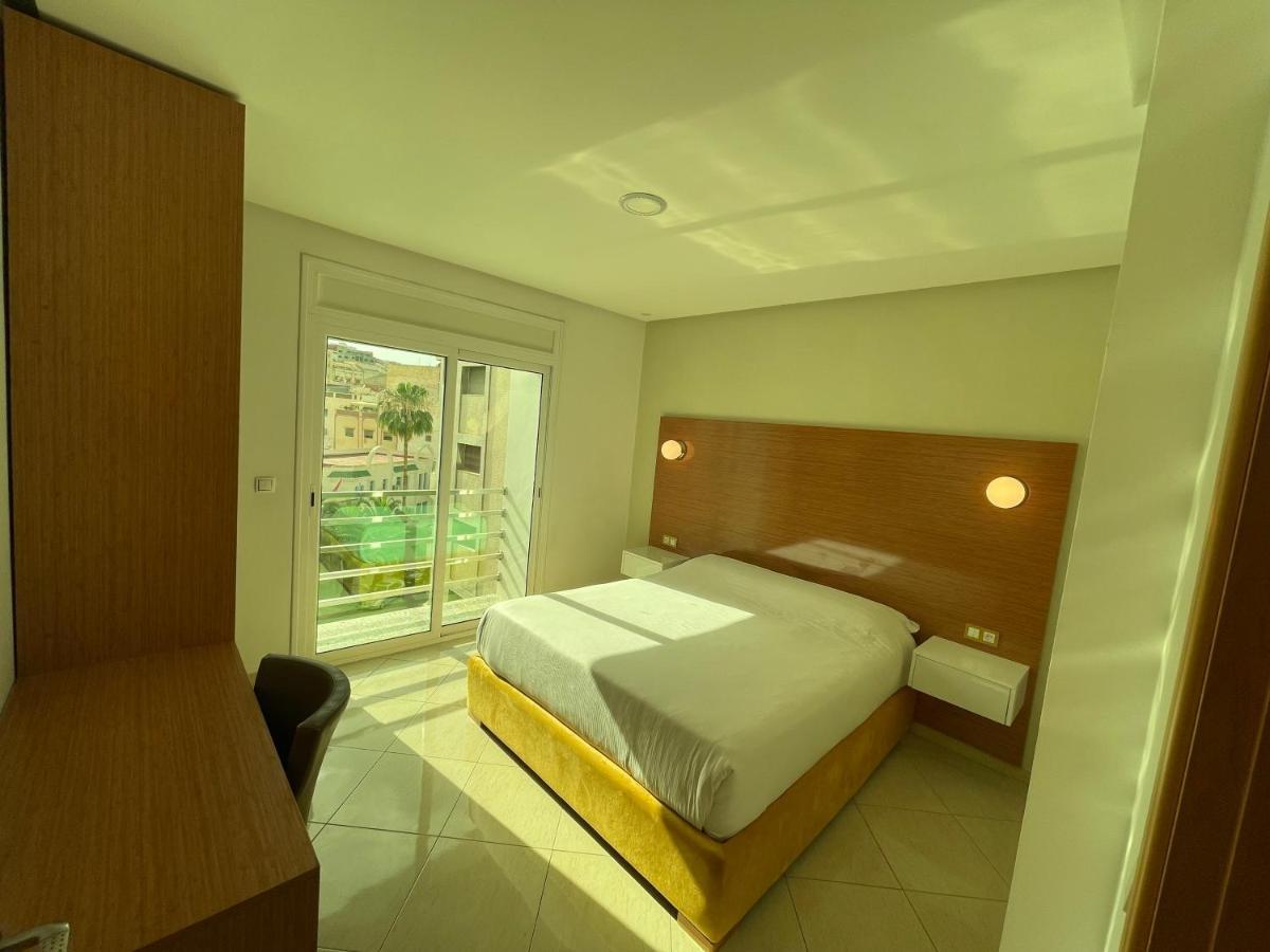appart hotel puerto marino Al-Ḥoseyma Esterno foto