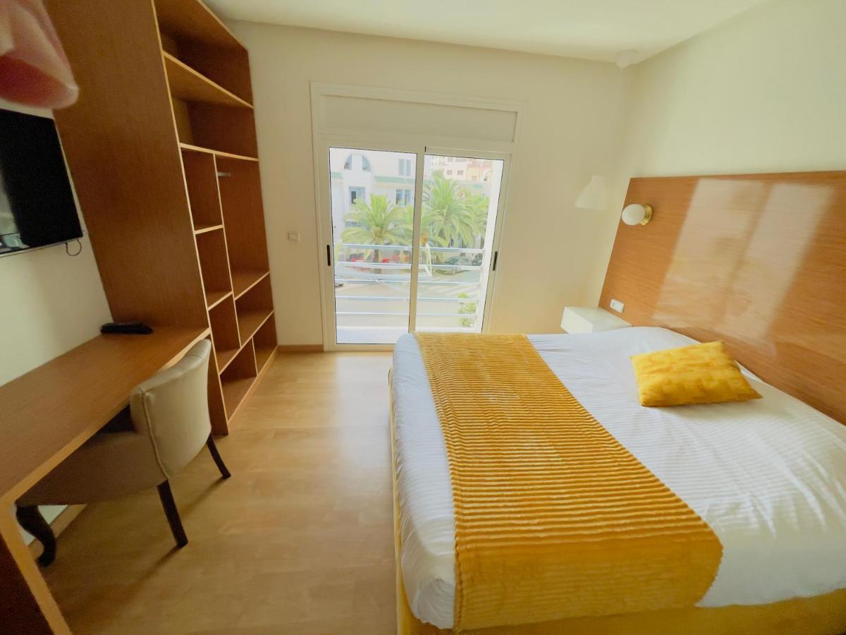 appart hotel puerto marino Al-Ḥoseyma Esterno foto