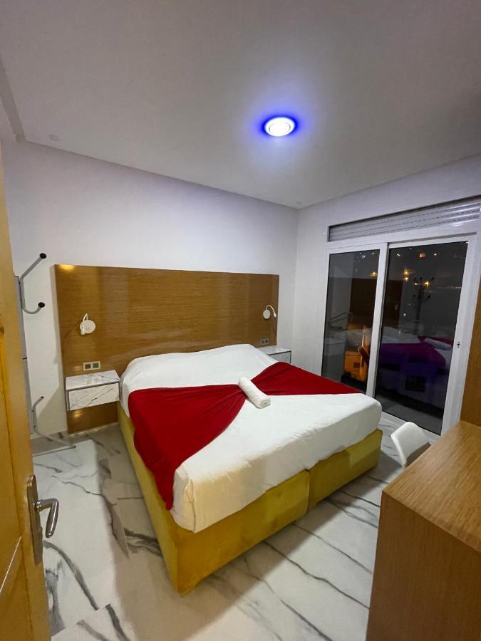 appart hotel puerto marino Al-Ḥoseyma Esterno foto